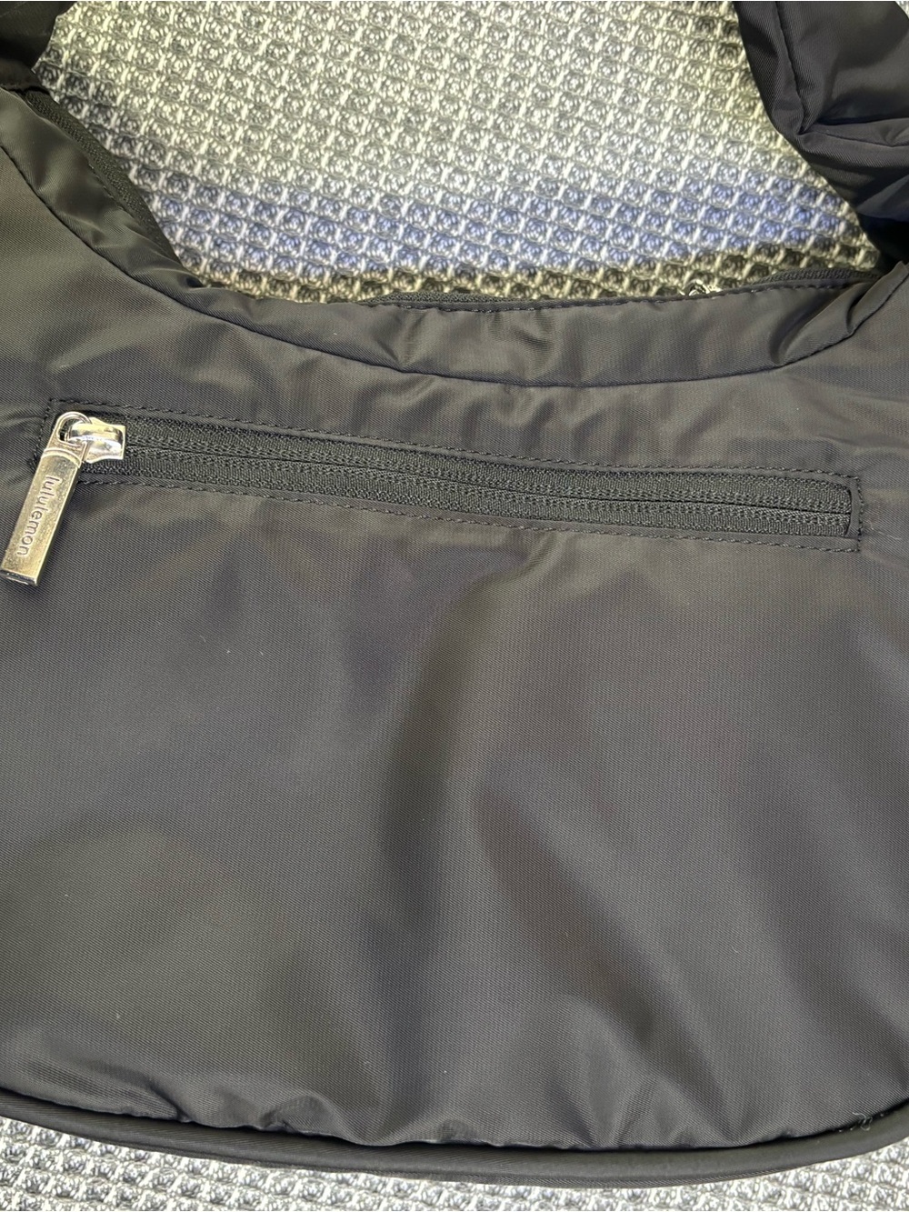 NEW Lululemon Mini Shoulder Crescent Hobo Bag 4L - Picture 4 of 6